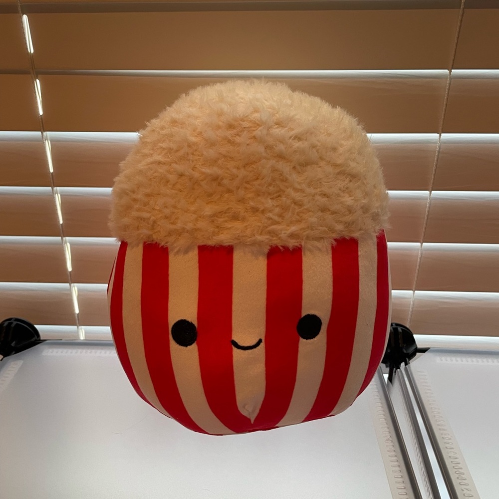 8” popcorn 🍿 squishmallow